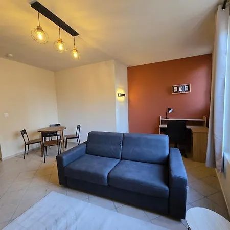 Apartment 55 M2 Avec Terrasse, Clim, Wifi, Netflix, Bureau
