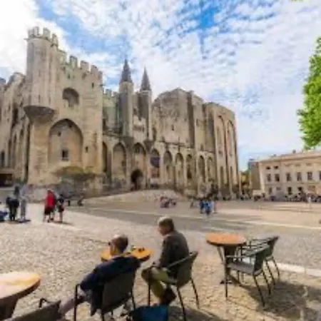 Apartment 55 M2 Avec Terrasse, Clim, Wifi, Netflix, Bureau *