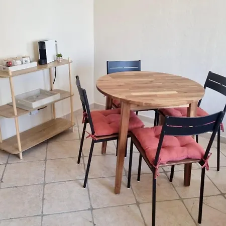 Apartment 55 M2 Avec Terrasse, Clim, Wifi, Netflix, Bureau Avignon